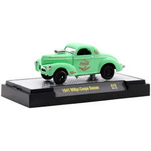 Miniatura - 1:64 - 1941 Willys Coupe Gasser - Coca-Cola A19 - M2